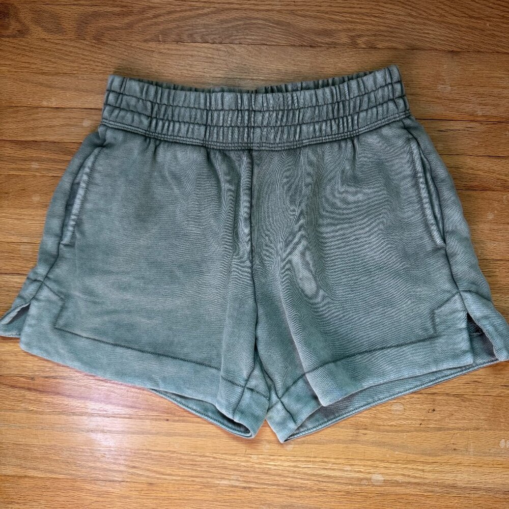 Aerie Mineral Wash Fleece Shorts XS Sage Green